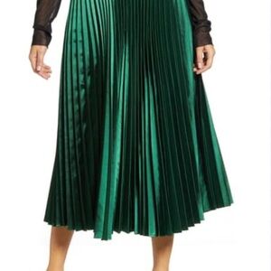Elegant Sunburst Pleated Skirt In Green